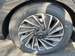 Hyundai Sonata Hybrid SEL FWD 2026