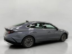 Hyundai Sonata Hybrid SEL FWD 2026