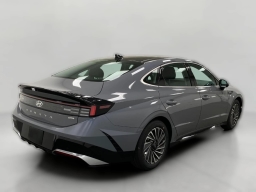 Hyundai Sonata Hybrid SEL FWD 2026