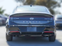Hyundai Sonata Hybrid Limited FWD 2026