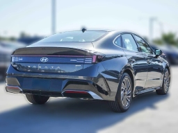 Hyundai Sonata Hybrid Limited FWD 2026