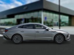 Hyundai Sonata Hybrid Limited FWD 2026