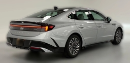 Hyundai Sonata Hybrid Limited FWD 2025