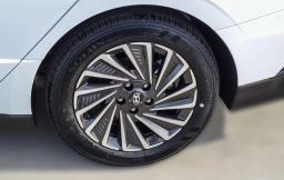 Hyundai Sonata Hybrid Limited FWD 2026