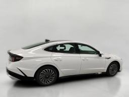 Hyundai Sonata Hybrid Limited FWD 2026
