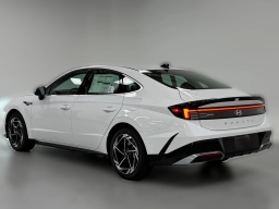 Hyundai Sonata SEL Sport FWD 2026