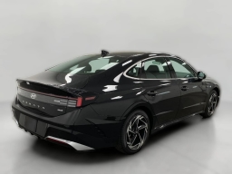 Hyundai Sonata SEL Sport AWD 2026