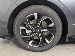 Hyundai Sonata SEL FWD 2025