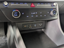 Hyundai Sonata SEL FWD 2025