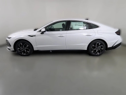 Hyundai Sonata SEL FWD 2025