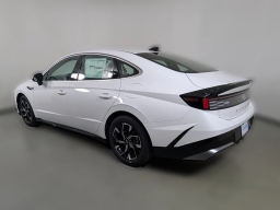 Hyundai Sonata SEL FWD 2025