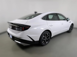 Hyundai Sonata SEL FWD 2025