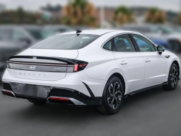 Hyundai Sonata SEL FWD 2025