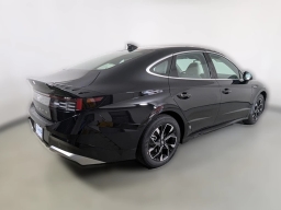 Hyundai Sonata SEL FWD 2025