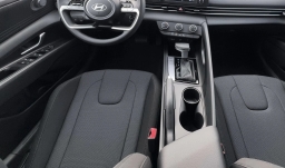 Hyundai Elantra SE IVT 2026