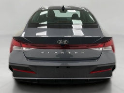 Hyundai Elantra SE IVT 2026
