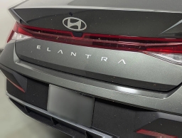 Hyundai Elantra SE IVT 2026