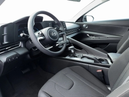 Hyundai Elantra SE IVT 2026