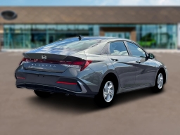 Hyundai Elantra SE IVT 2026