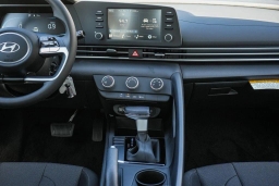 Hyundai Elantra SE IVT 2026