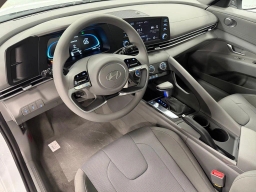 Hyundai Elantra SE IVT 2026