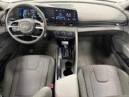 Hyundai Elantra SE IVT 2026