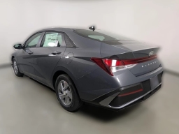 Hyundai Elantra SE IVT 2026