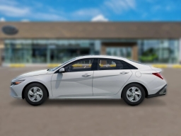 Hyundai Elantra SE IVT 2026