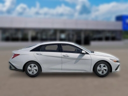 Hyundai Elantra SE IVT 2026