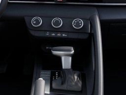 Hyundai Elantra SE IVT 2026