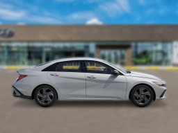 Hyundai Elantra SEL Sport IVT 2026
