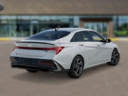 Hyundai Elantra Hybrid SEL Sport Sedan 2026