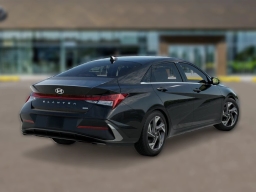 Hyundai Elantra Hybrid Limited Sedan 2026