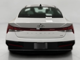 Hyundai Elantra Hybrid Limited Sedan 2026