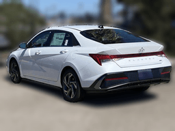 Hyundai Elantra Hybrid Limited Sedan 2026