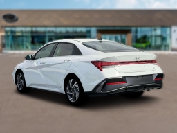 Hyundai Elantra Hybrid Limited Sedan 2026