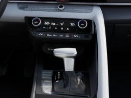 Hyundai Elantra Hybrid Limited Sedan 2026