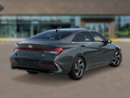 Hyundai Elantra Hybrid Limited Sedan 2026
