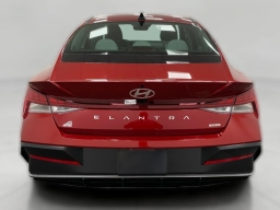 Hyundai Elantra Hybrid Limited Sedan 2026