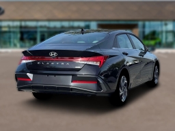 Hyundai Elantra Hybrid Limited Sedan 2026