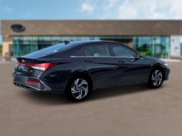 Hyundai Elantra Hybrid Limited Sedan 2026