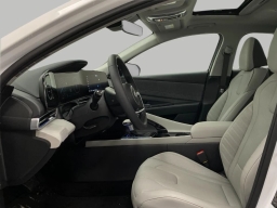 Hyundai Elantra Hybrid Limited Sedan 2026