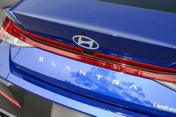 Hyundai Elantra Limited IVT 2026