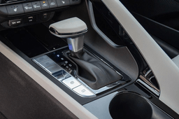 Hyundai Elantra Limited IVT 2026