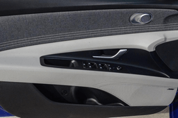 Hyundai Elantra Limited IVT 2026