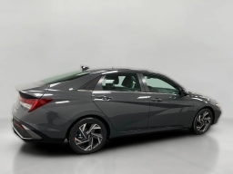 Hyundai Elantra Limited IVT 2026