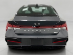 Hyundai Elantra Limited IVT 2026