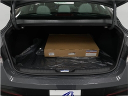 Hyundai Elantra Limited IVT 2026