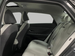 Hyundai Elantra Limited IVT 2026