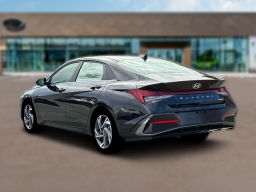 Hyundai Elantra Limited IVT 2026